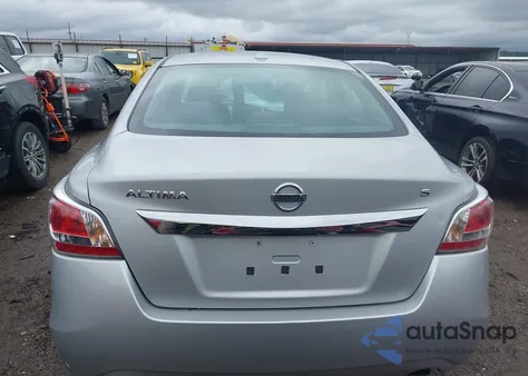 2015 Nissan Altima 2.5 S z USA, uszkodzony, nr VIN 1N4AL3AP2FN877485